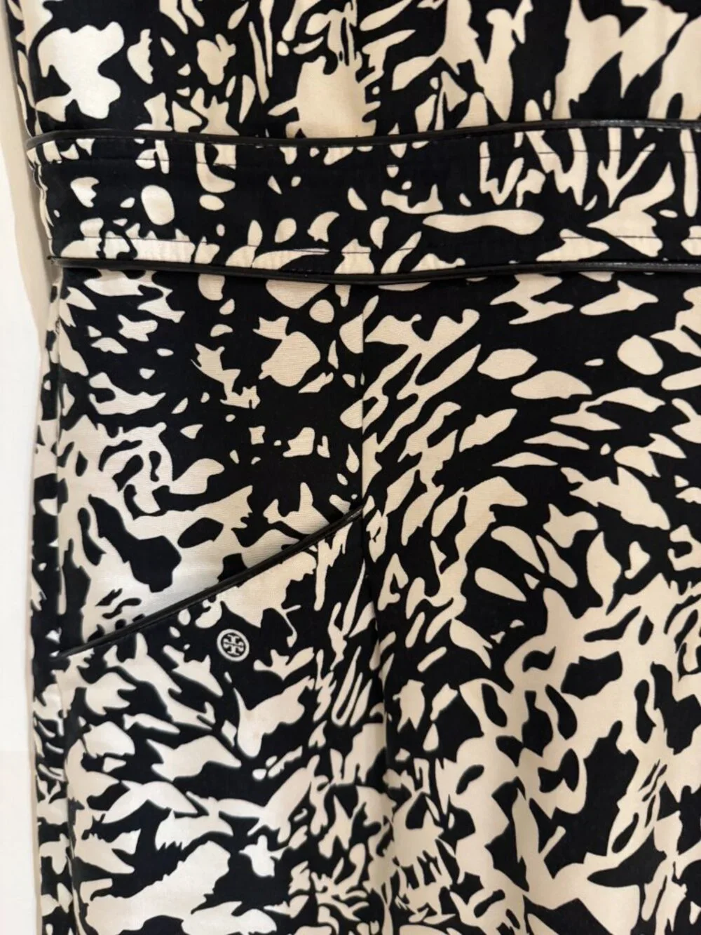 Tory Burch Black White Abstract Logo Print Sleeveless Dress Size 8